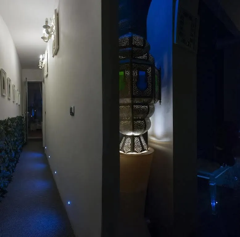 Les Chambres De Amelie 0*, Bologna