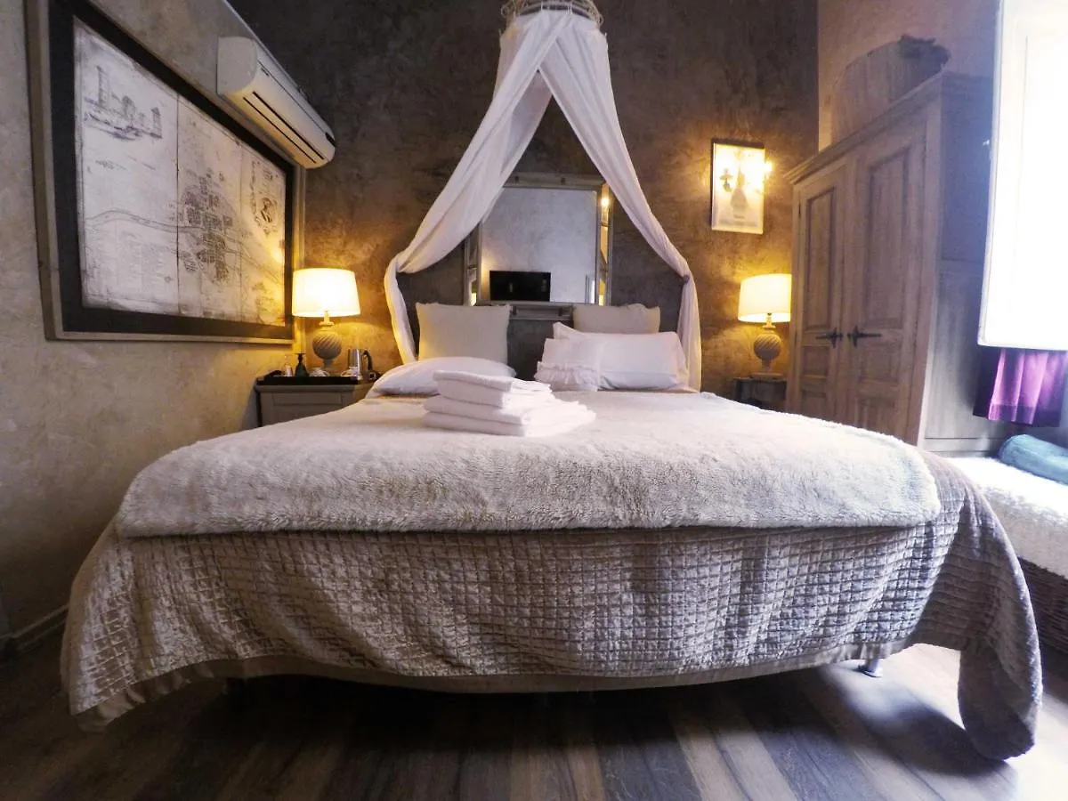 Les Chambres De Amelie 0*, Bologna