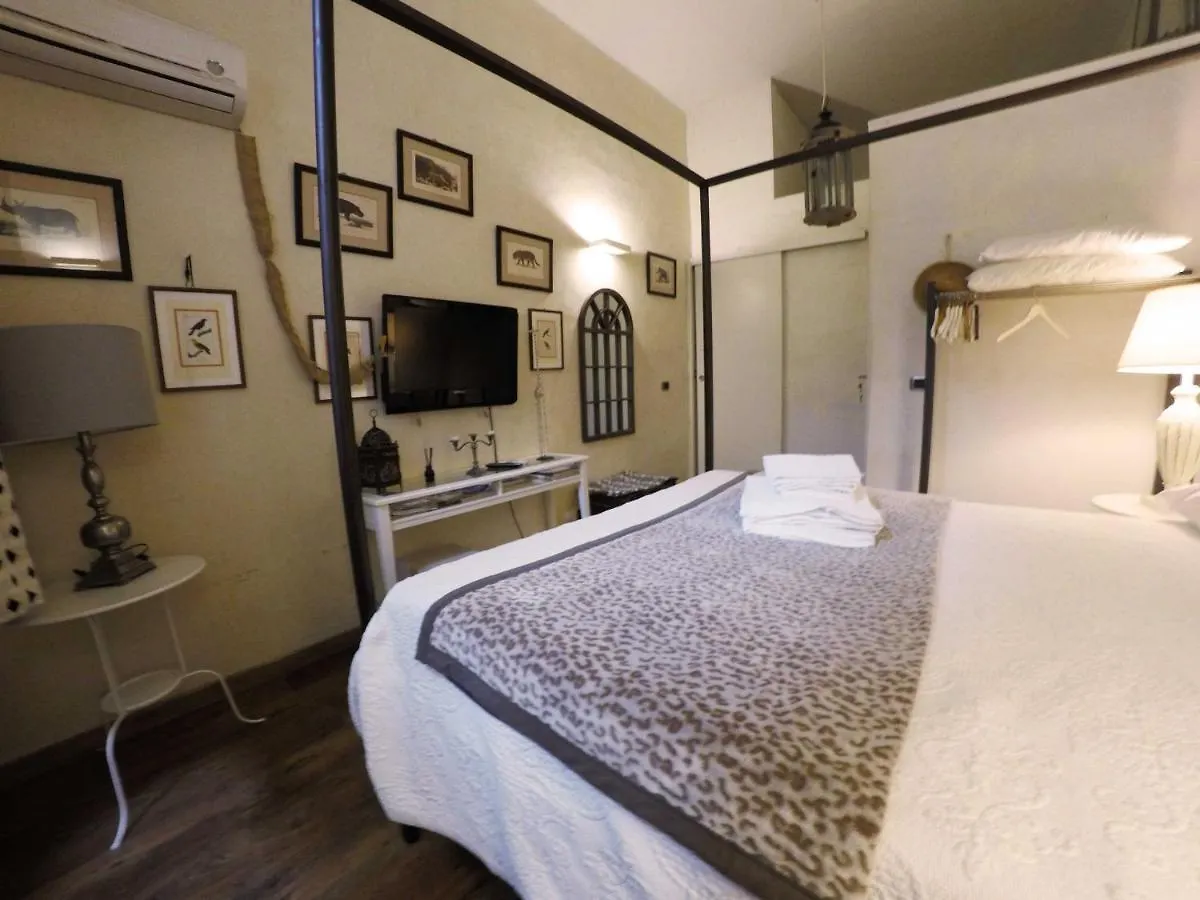 Bed & Breakfast Les Chambres De Amelie Italy