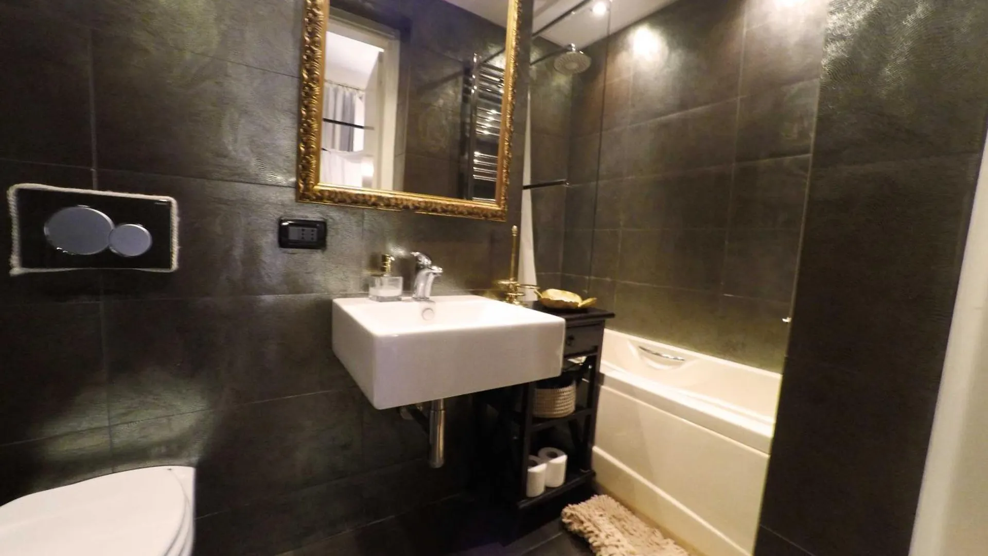 Bed & Breakfast Les Chambres De Amelie Italy