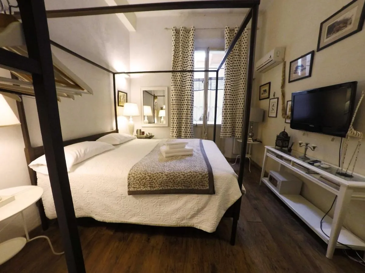 Les Chambres De Amelie 0*, Bologna