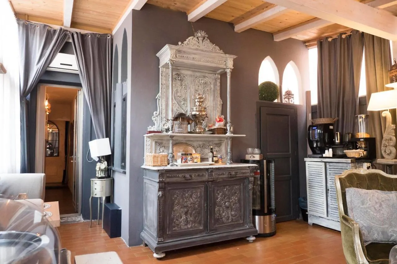 Les Chambres De Amelie Bed & Breakfast